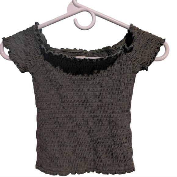 Hollister Off the Shoulder Smocked Crop Top Size XSmall‎ - Picture 1 of 3
